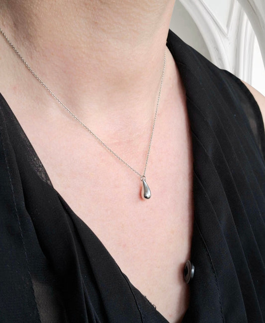 Tiffany & Co Teardrop Necklace by Elsa Peretti