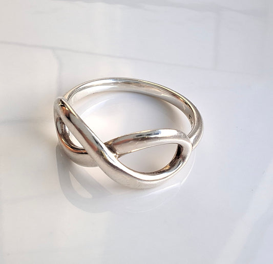 Tiffany & Co. Infinity Ring in Solid Sterling Siver