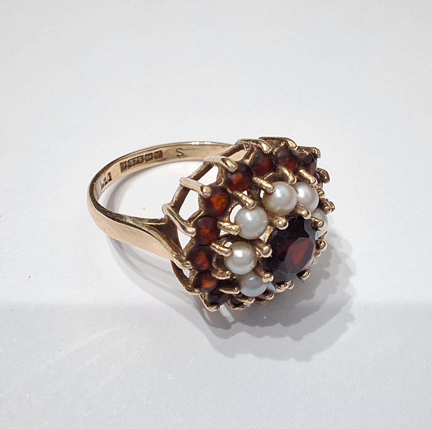 9ct Gold Garnet & Seed Pearl Cluster Ring