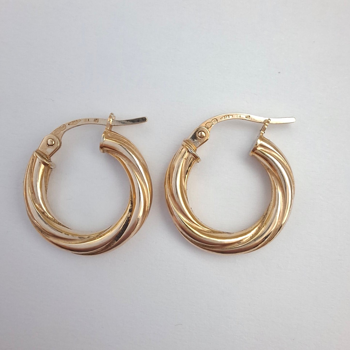 Vintage Italian Unoaerre 9ct Gold Hoop Earrings