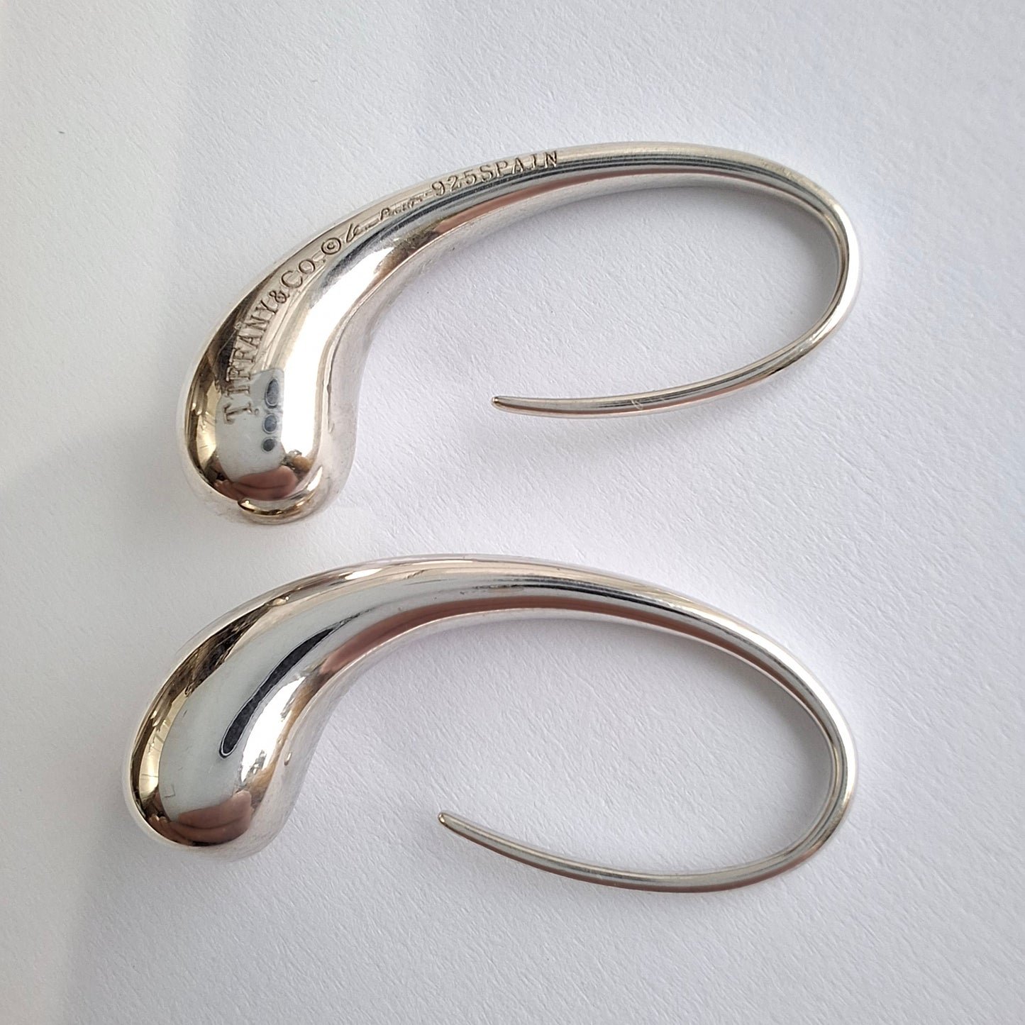 Elsa Peretti Teardrop Hoop Earrings in Sterling Silver With Tiffany & Co Pouch and Box