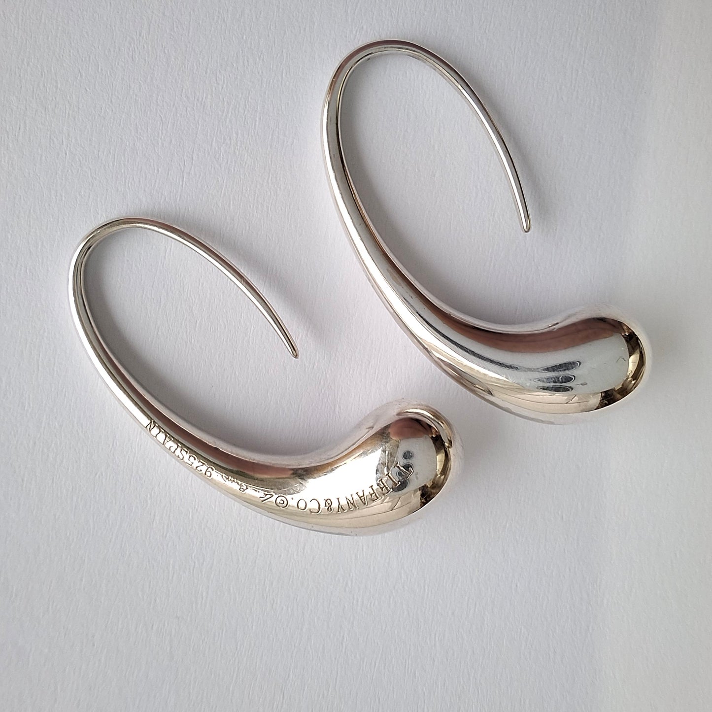 Elsa Peretti Teardrop Hoop Earrings in Sterling Silver With Tiffany & Co Pouch and Box