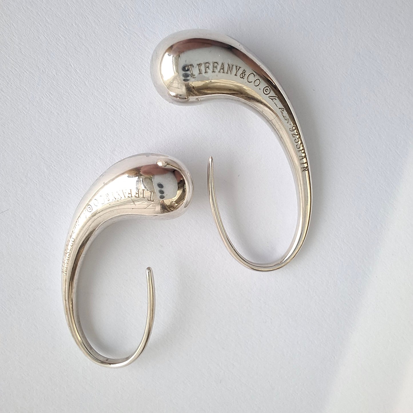 Elsa Peretti Teardrop Hoop Earrings in Sterling Silver With Tiffany & Co Pouch and Box