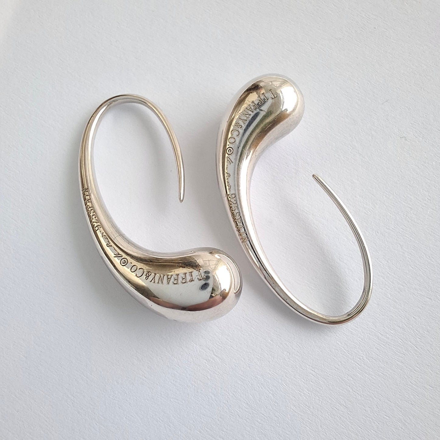 Elsa Peretti Teardrop Hoop Earrings in Sterling Silver With Tiffany & Co Pouch and Box