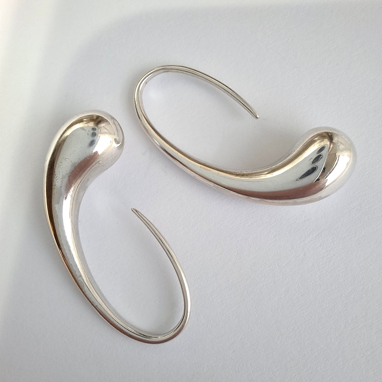 Elsa Peretti Teardrop Hoop Earrings in Sterling Silver With Tiffany & Co Pouch and Box