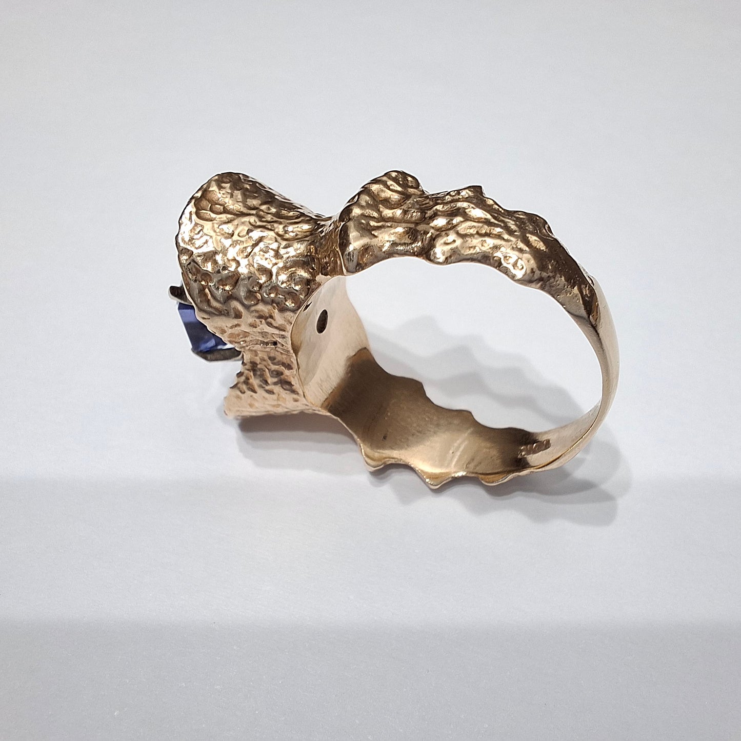 Vintage Solid Gold & Tanzanite Mid 20th Century Modernist Statement Ring