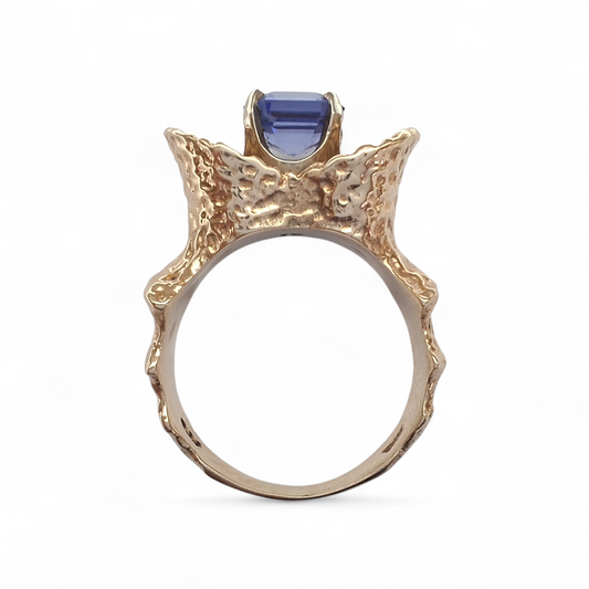 Vintage Solid Gold & Tanzanite Mid 20th Century Modernist Statement Ring