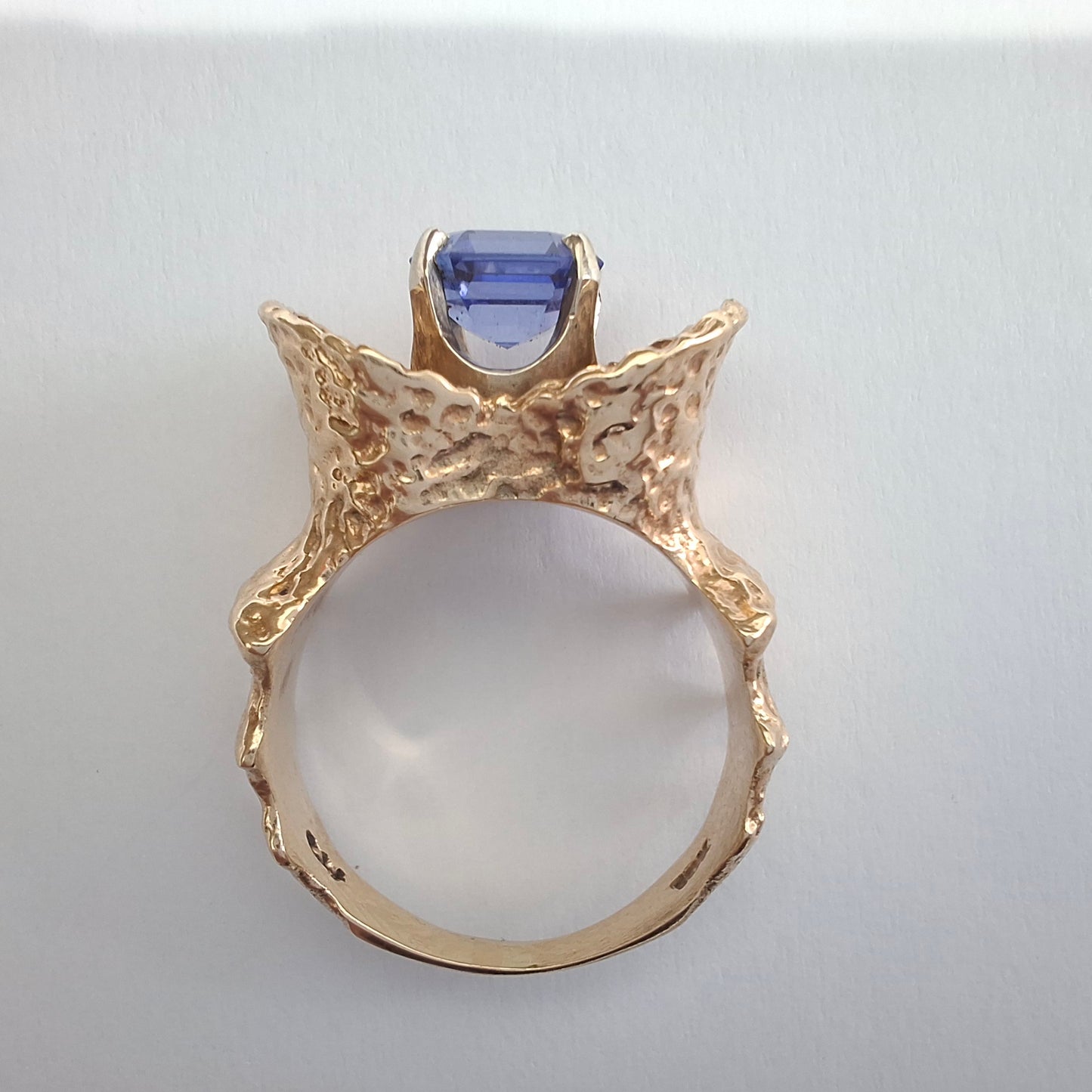 Vintage Solid Gold & Tanzanite Mid 20th Century Modernist Statement Ring