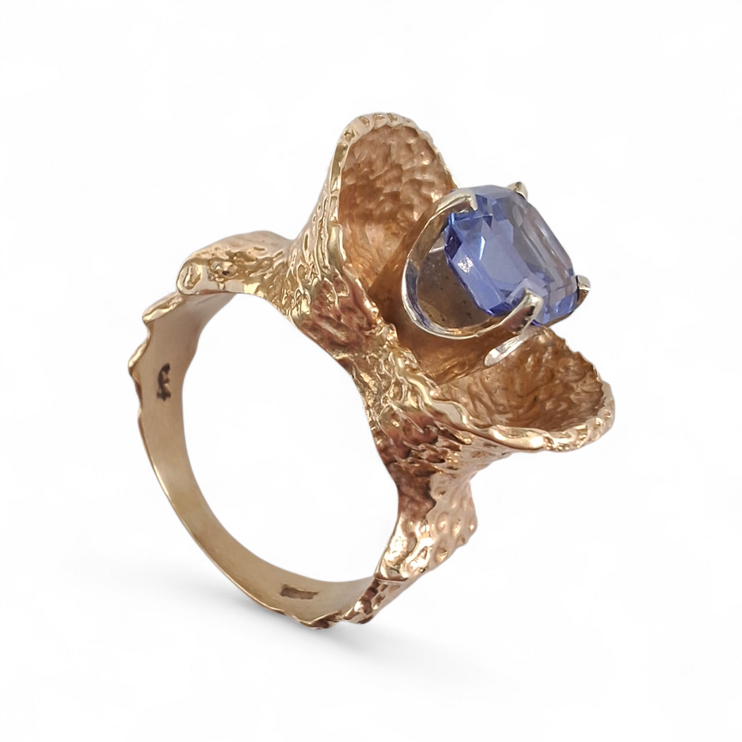 Vintage Solid Gold & Tanzanite Mid 20th Century Modernist Statement Ring