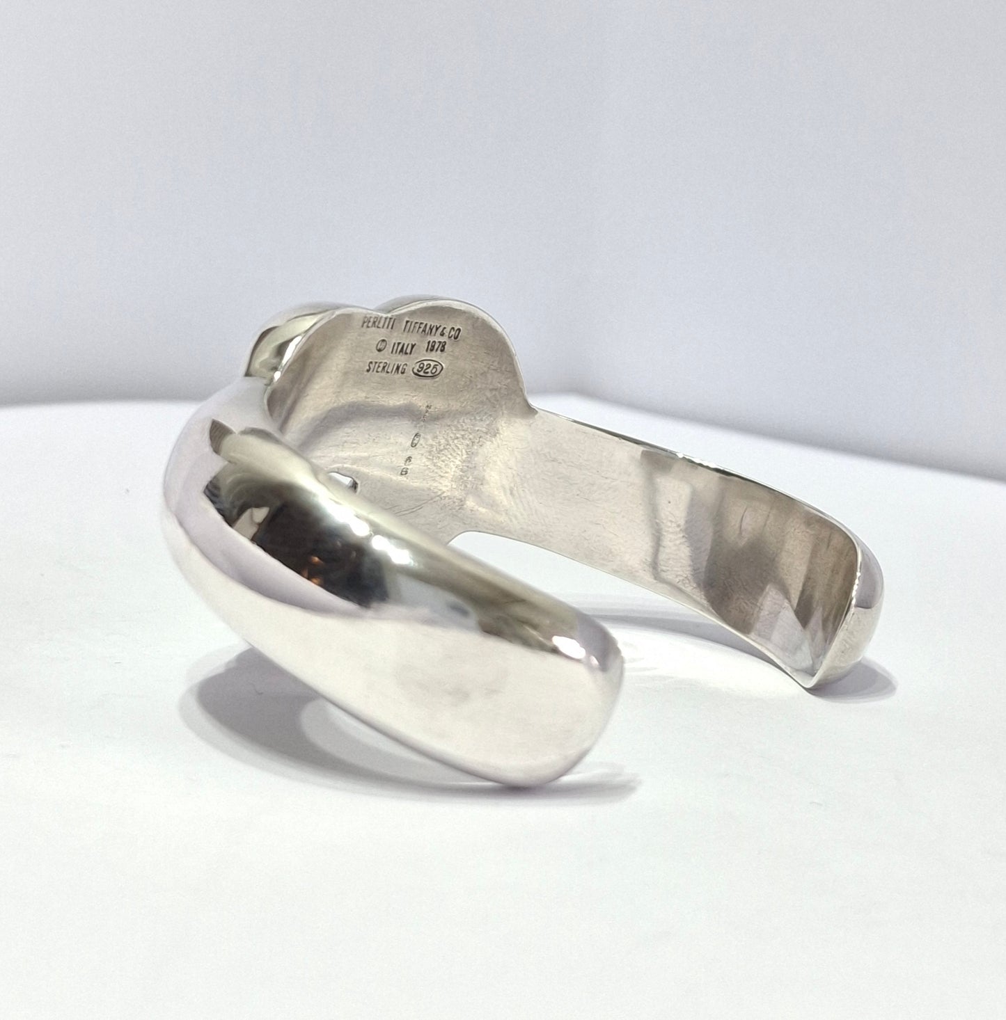 Vintage 1978 Elsa Peretti Love Knot Cuff Bracelet in 925 Sterling Silver