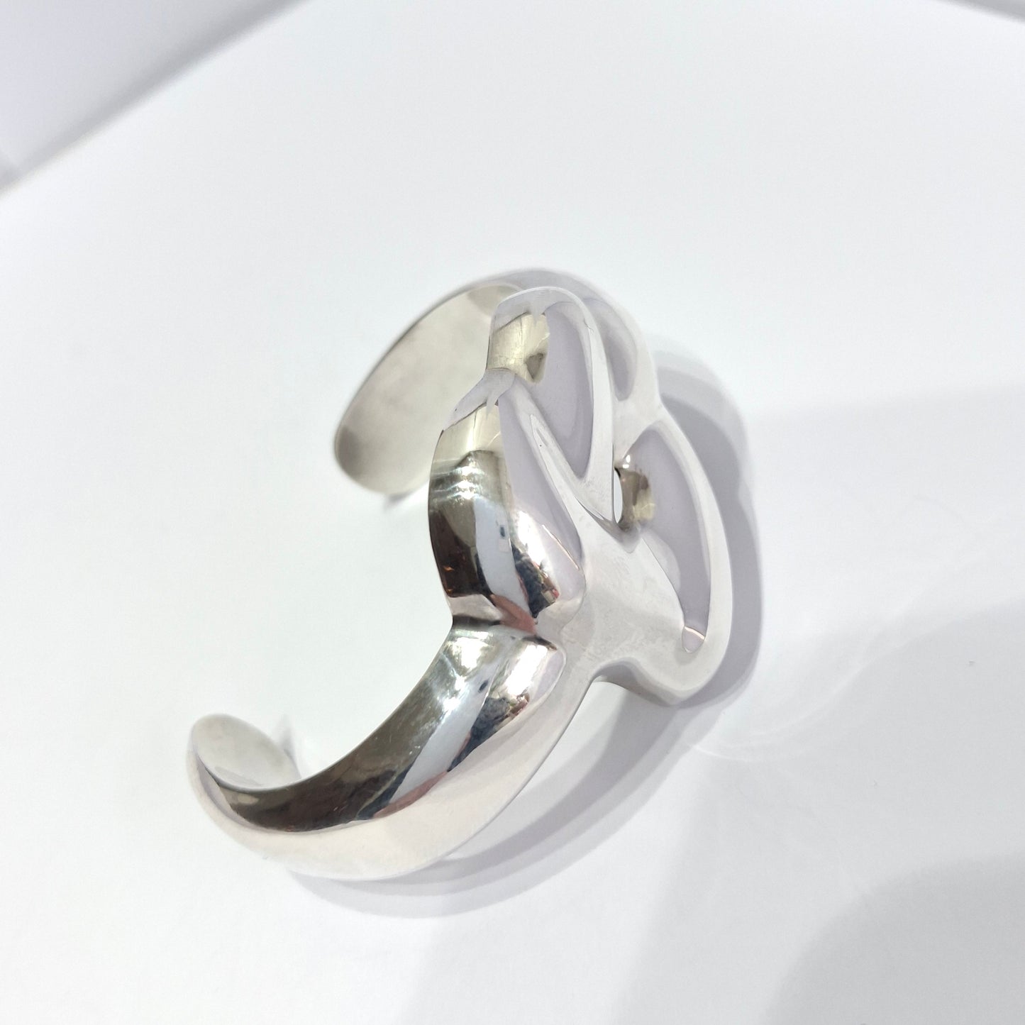 Vintage 1978 Elsa Peretti Love Knot Cuff Bracelet in 925 Sterling Silver