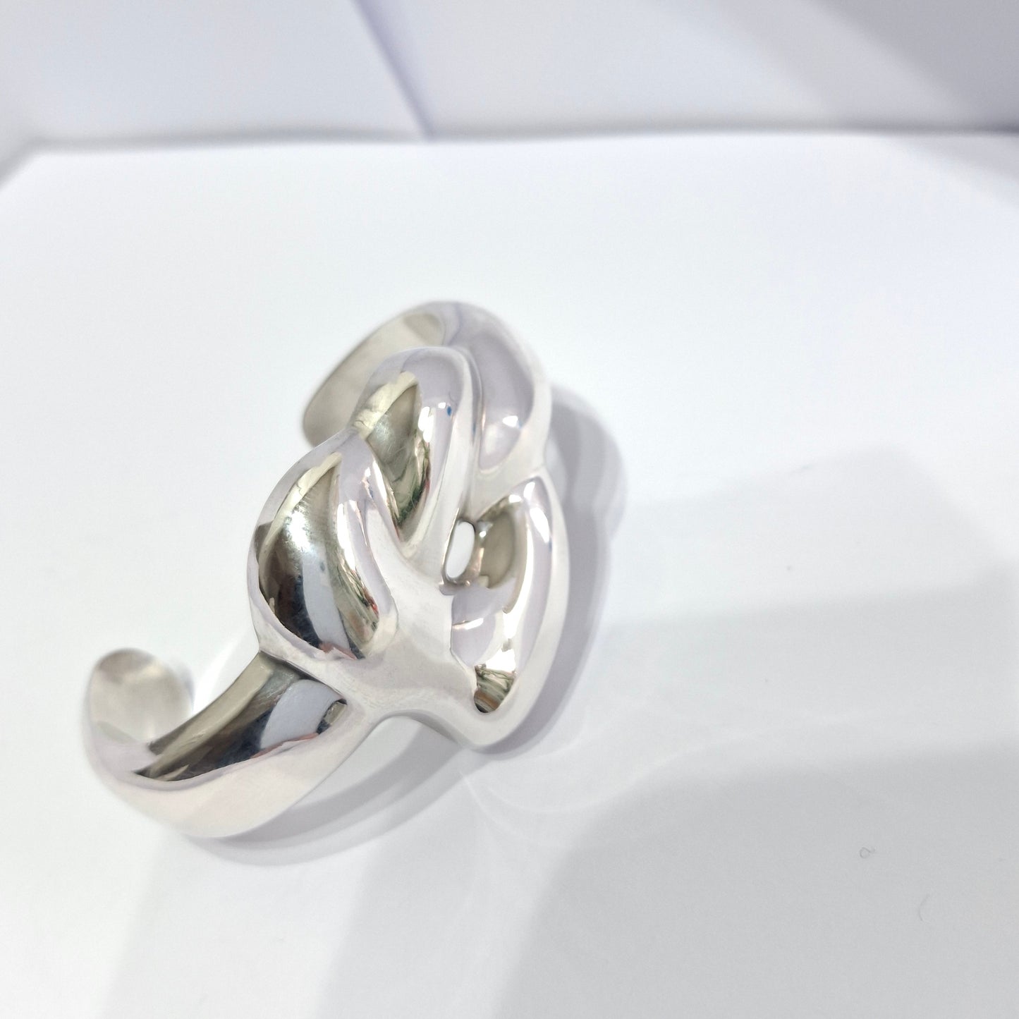 Vintage 1978 Elsa Peretti Love Knot Cuff Bracelet in 925 Sterling Silver