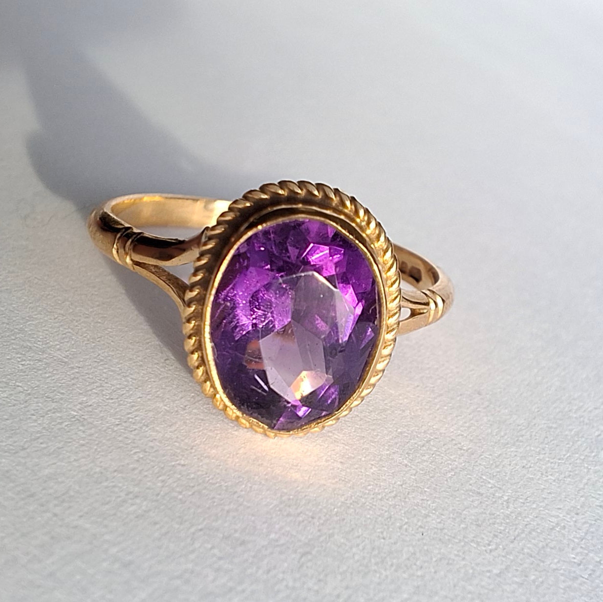 Vintage Amethyst Single Stone Ring in Hallmarked 9ct Gold