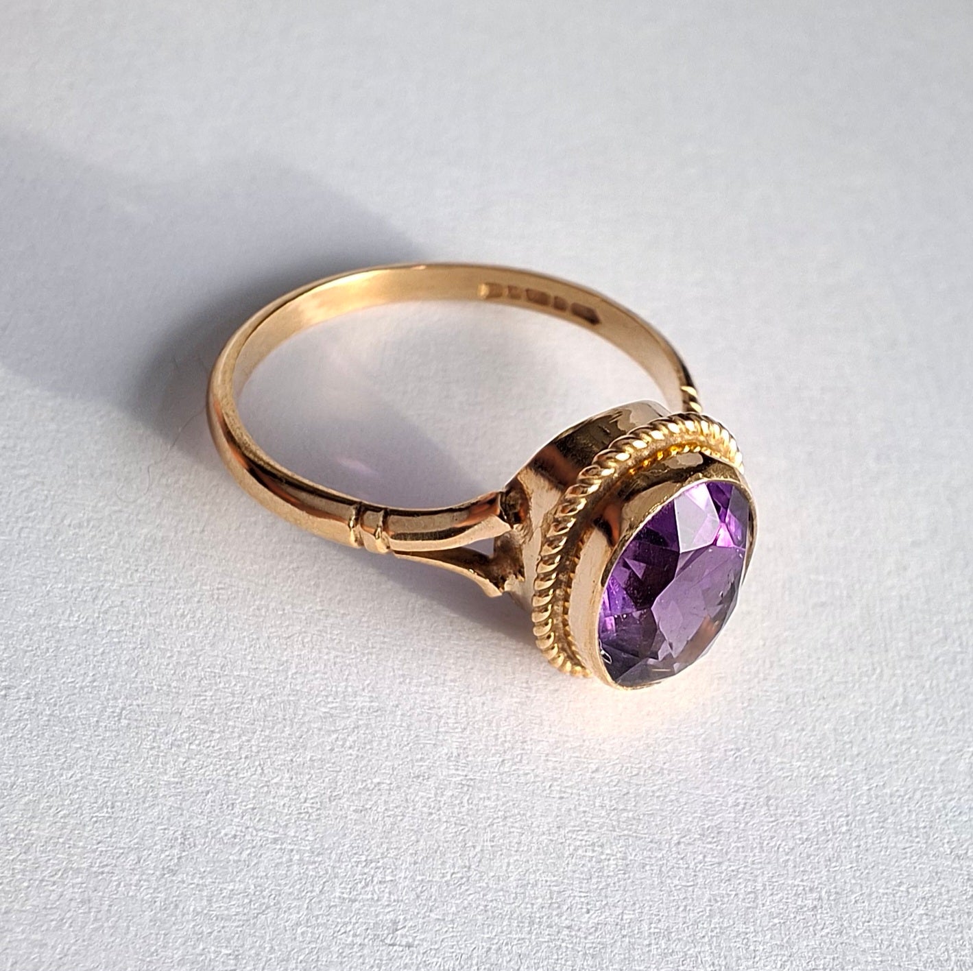 Vintage Amethyst Single Stone Ring in Hallmarked 9ct Gold