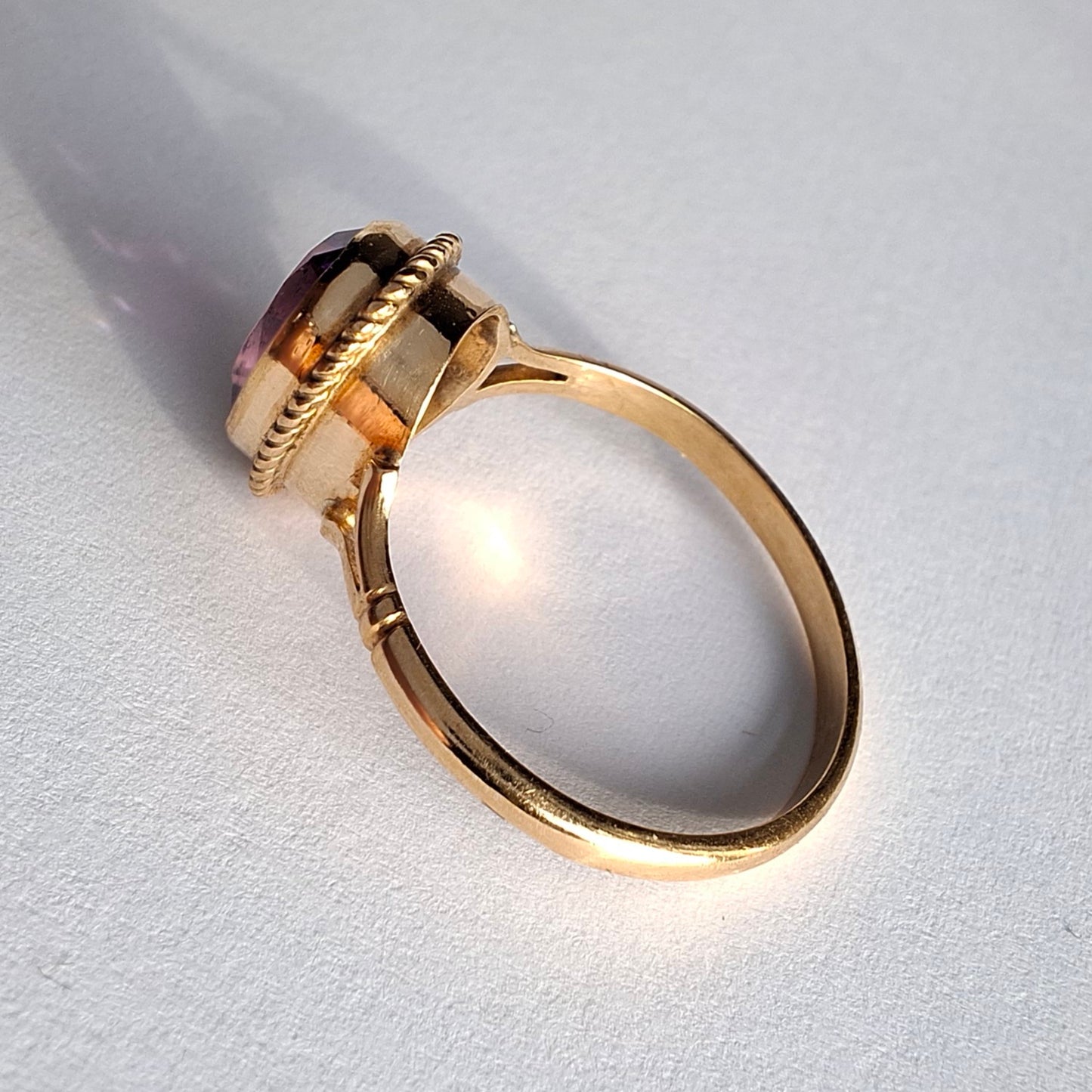 Vintage Amethyst Single Stone Ring in Hallmarked 9ct Gold