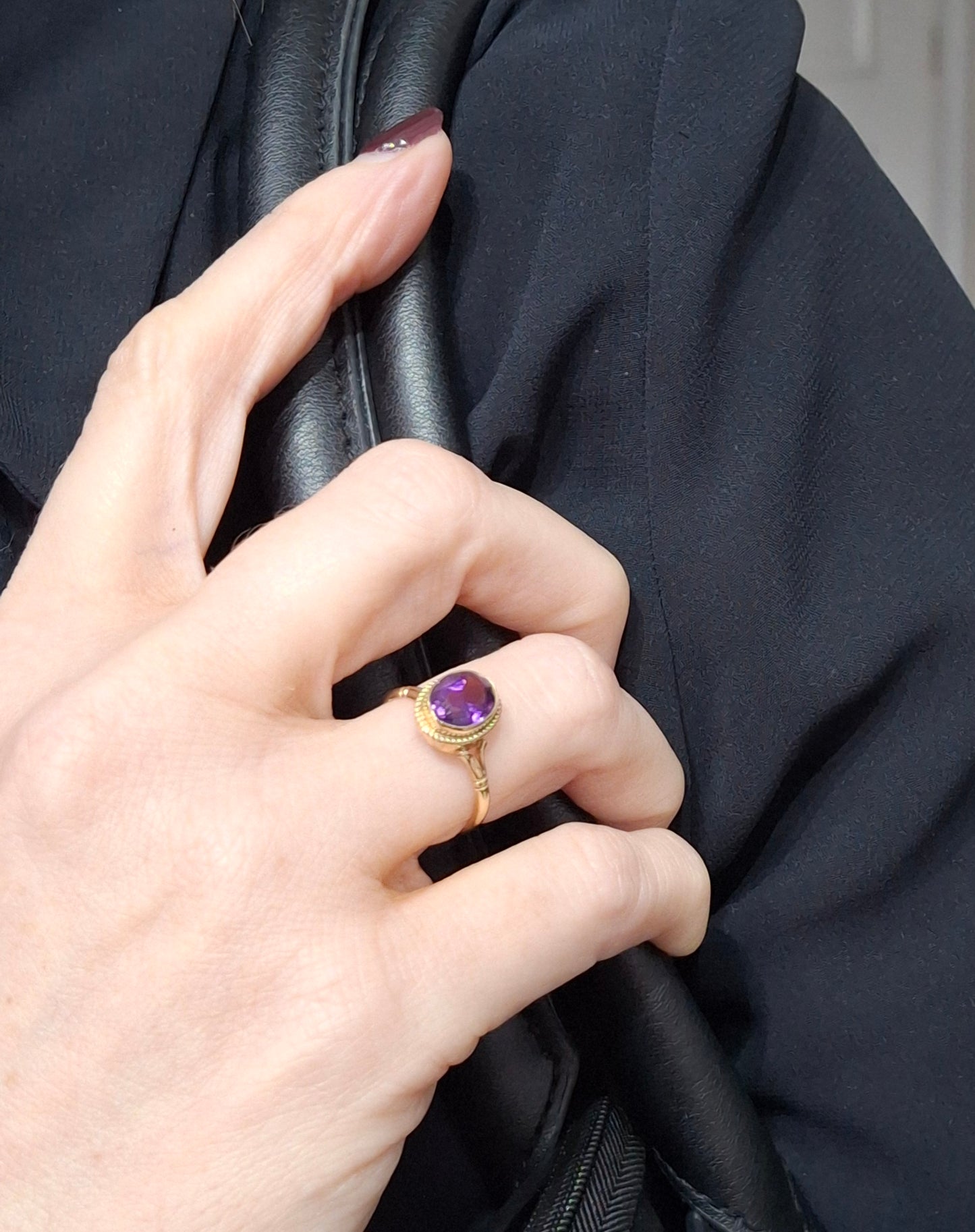 Vintage Amethyst Single Stone Ring in Hallmarked 9ct Gold