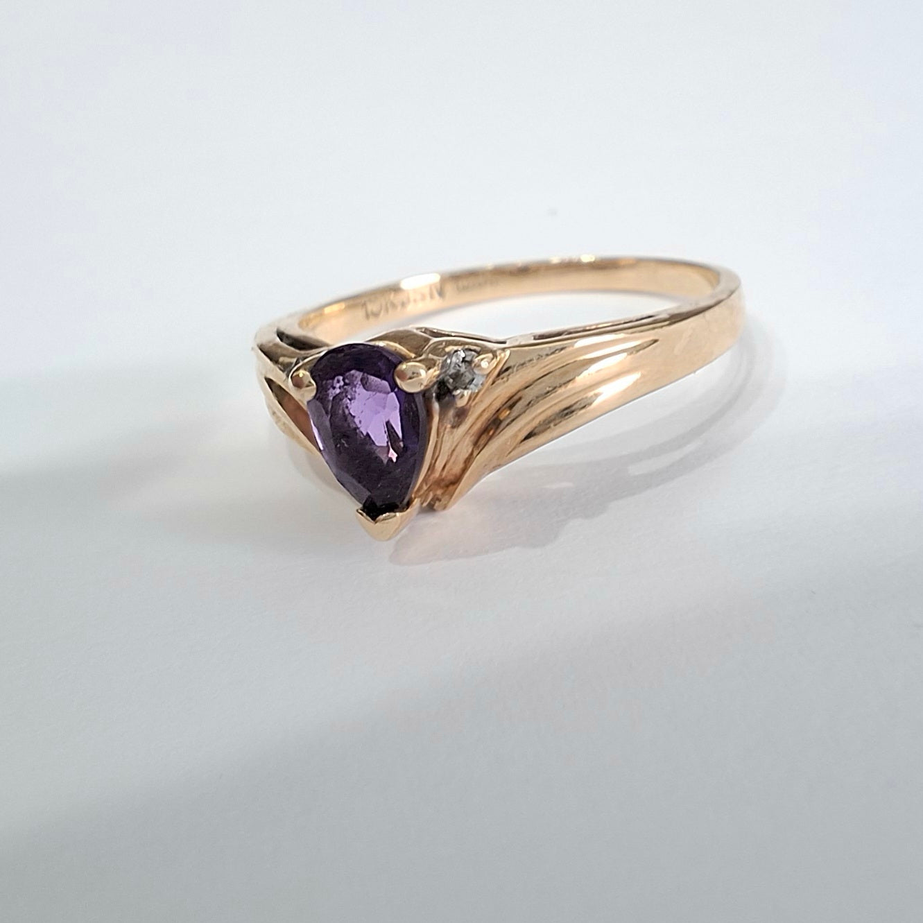 Vintage 9ct Gold Amethyst & Diamond Ring