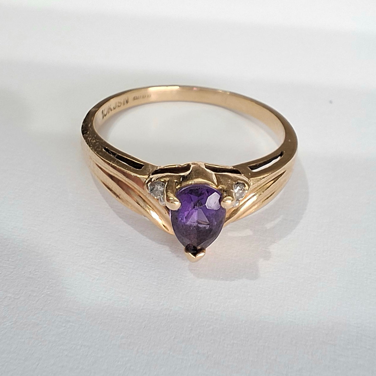 Vintage 9ct Gold Amethyst & Diamond Ring