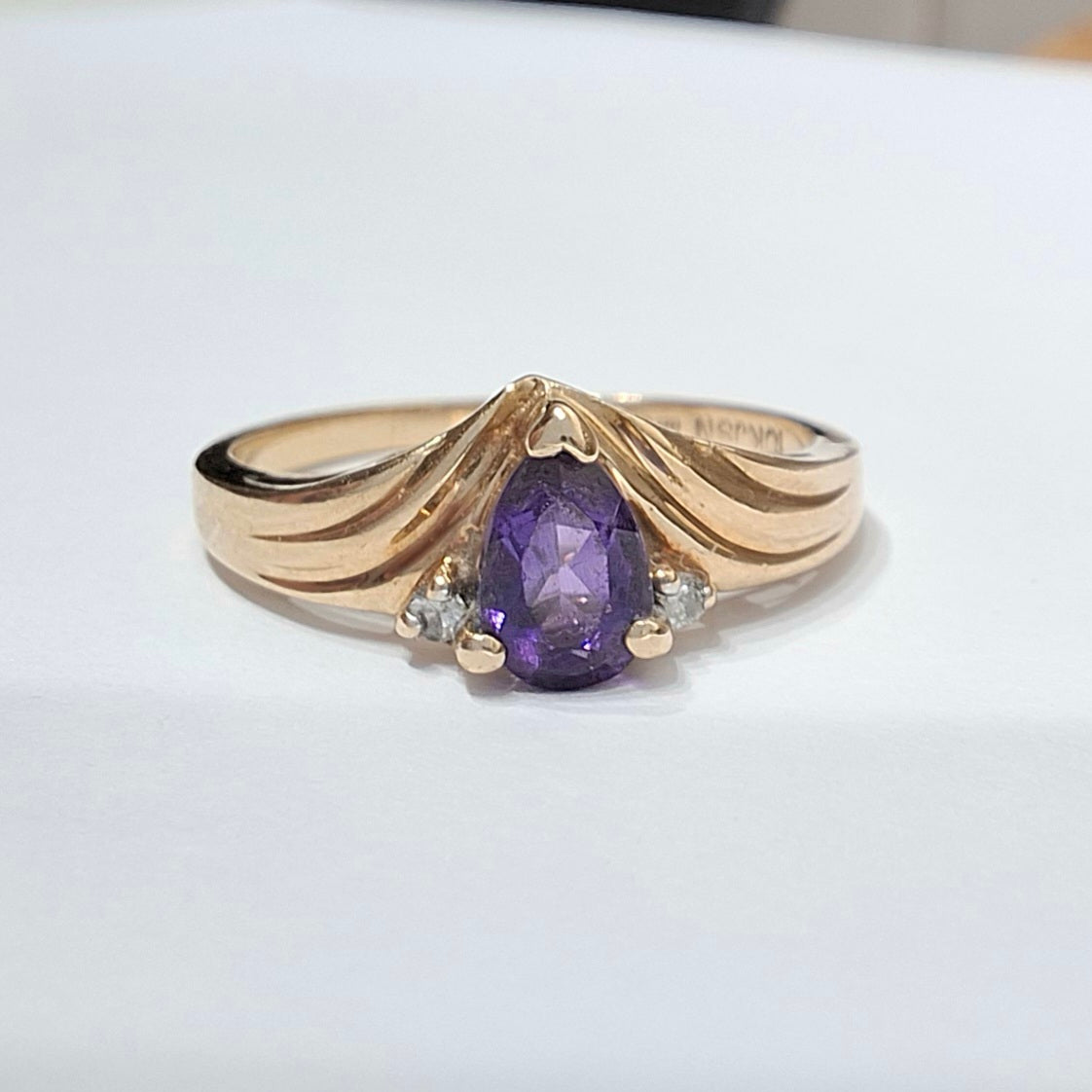 Vintage 9ct Gold Amethyst & Diamond Ring