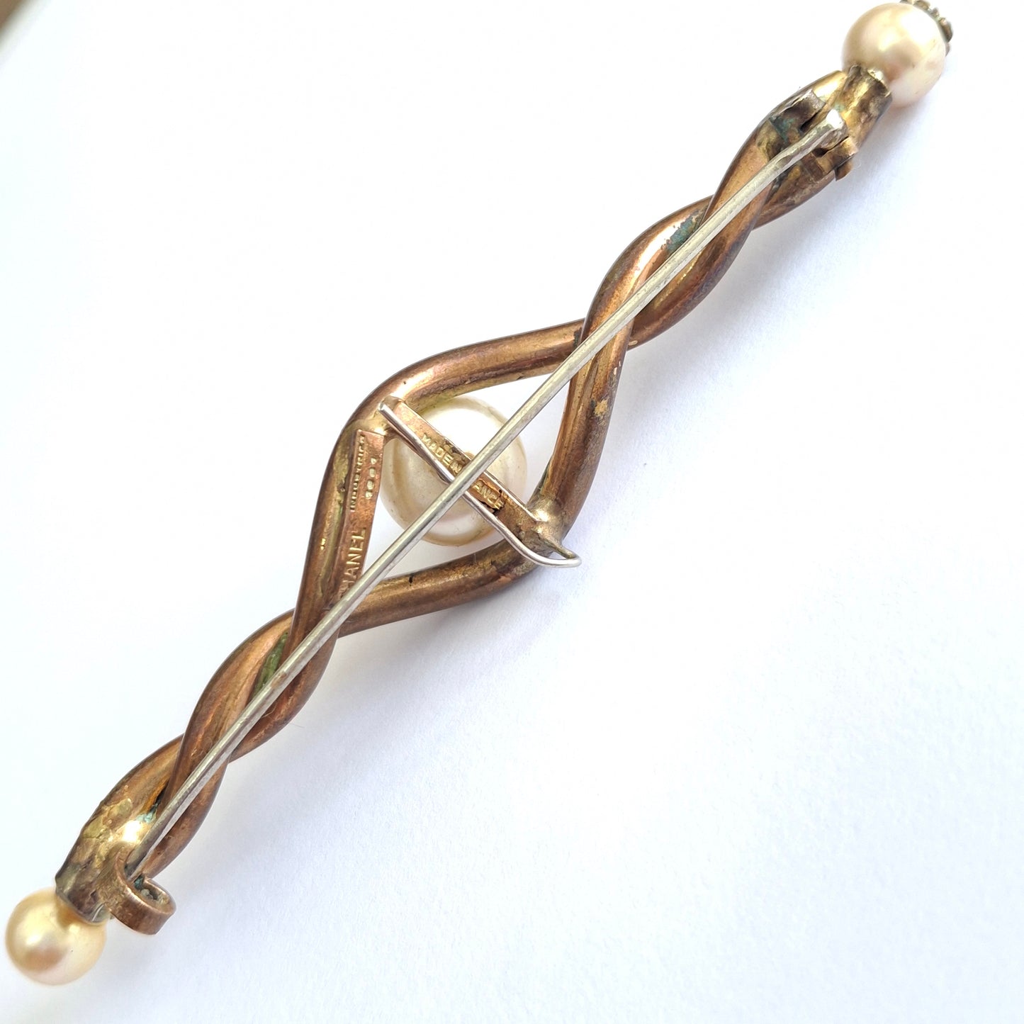 Vintage 1961 Chanel Pearl & Gilt Metal Lapel Pin / Bar Brooch
