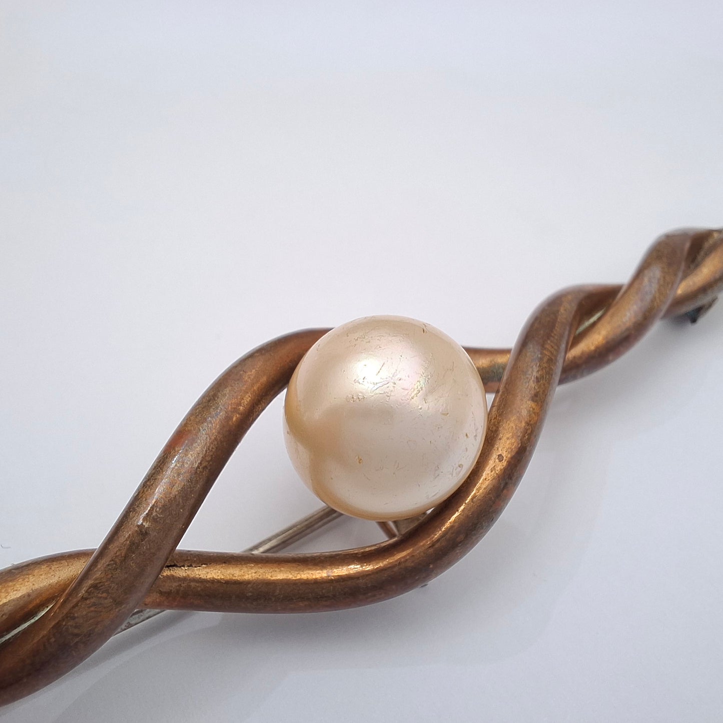 Vintage 1961 Chanel Pearl & Gilt Metal Lapel Pin / Bar Brooch