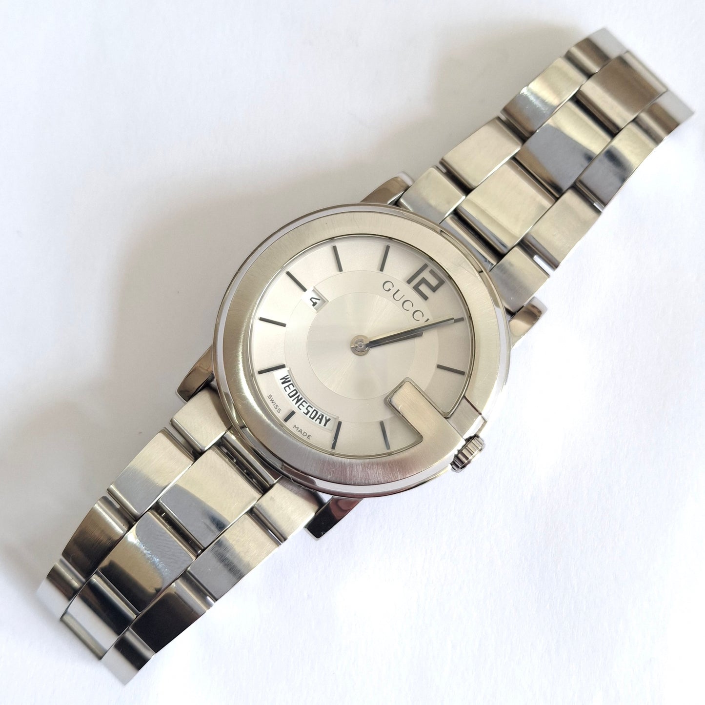 Gucci 41mm G Logo Swiss Made 101M Day / Date Watch