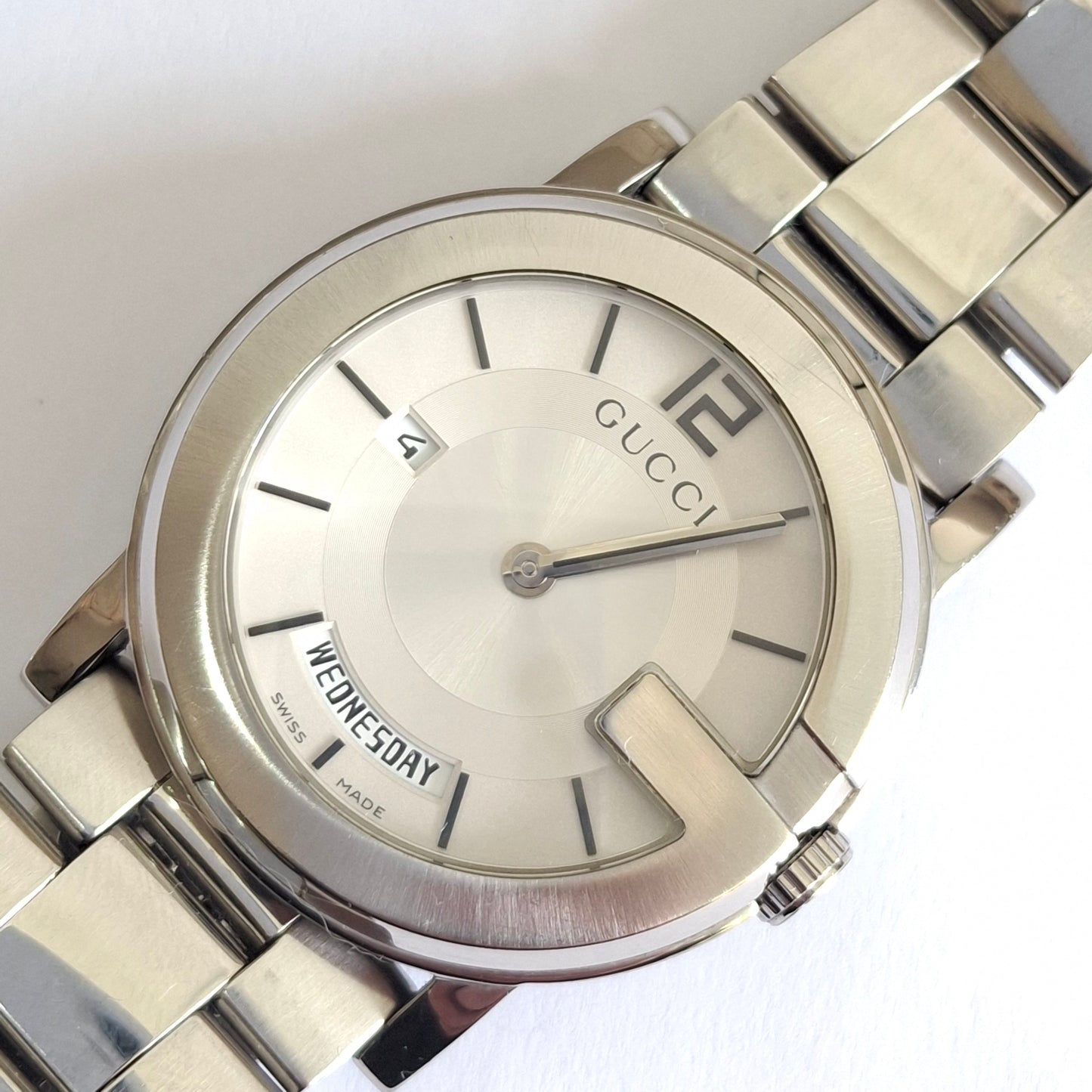 Gucci 41mm G Logo Swiss Made 101M Day / Date Watch