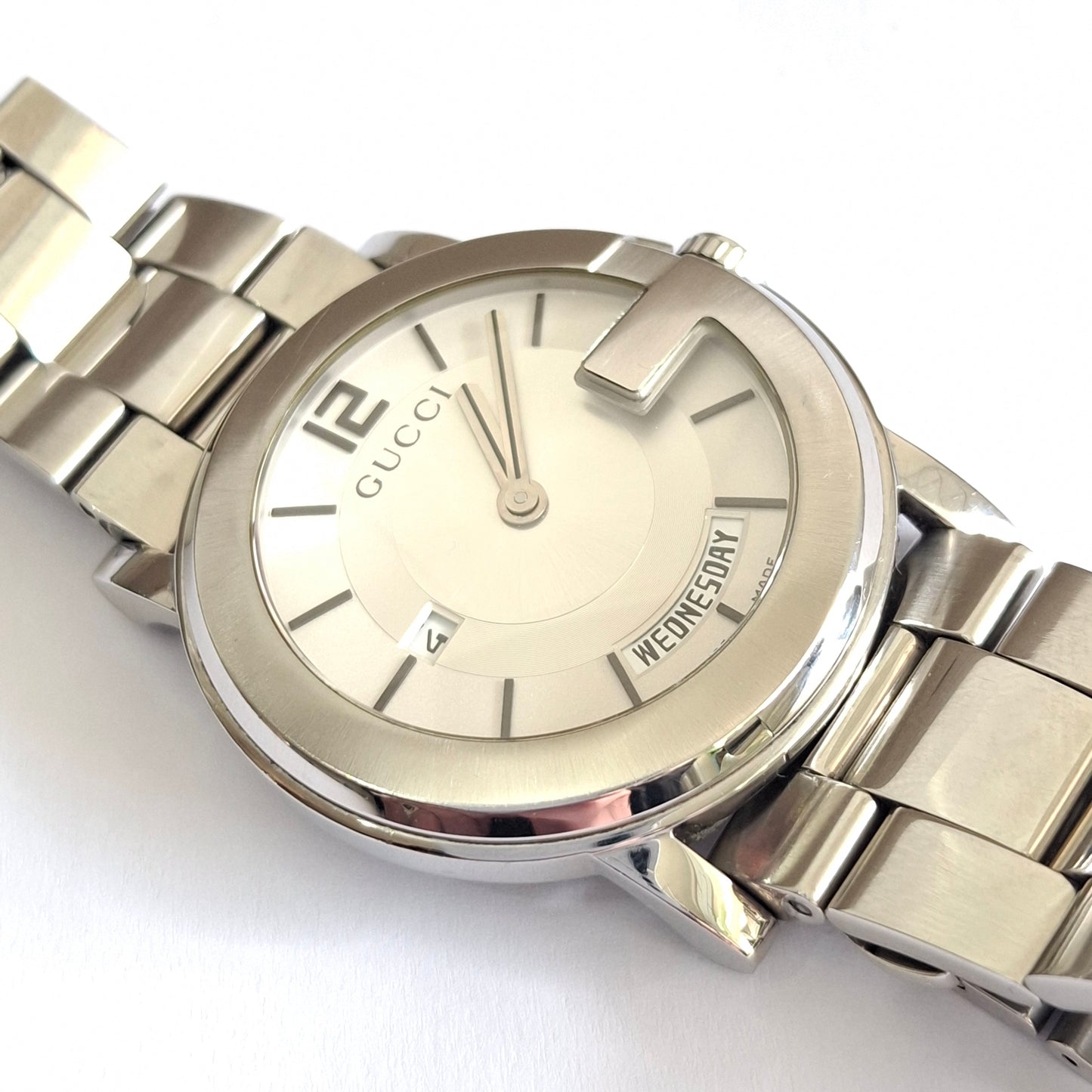 Gucci 41mm G Logo Swiss Made 101M Day / Date Watch