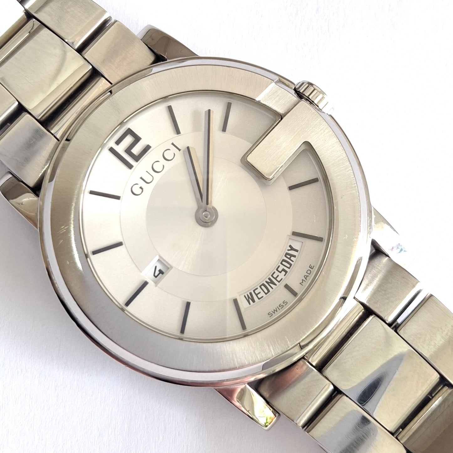 Gucci 41mm G Logo Swiss Made 101M Day / Date Watch