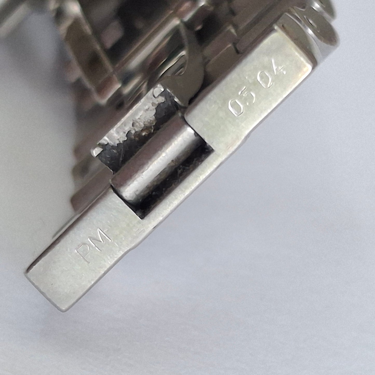 Gucci 41mm G Logo Swiss Made 101M Day / Date Watch