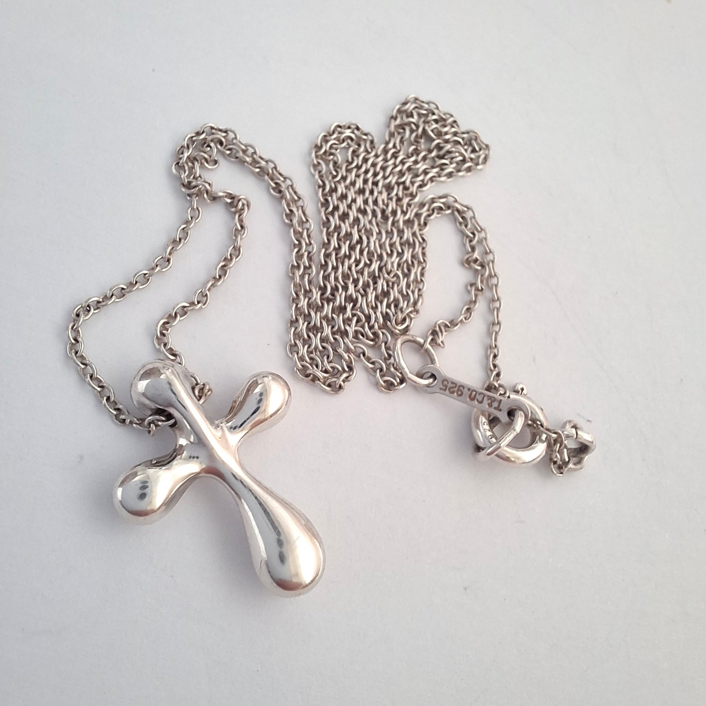 Vintage Elsa Peretti Tiffany & Co. Sterling Silver Cross Pendant Necklace