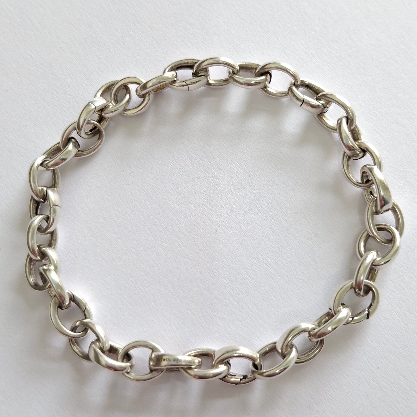 Tiffany & Co Sterling Silver Oval Link Clasping Bracelet with Opening Links for Charms