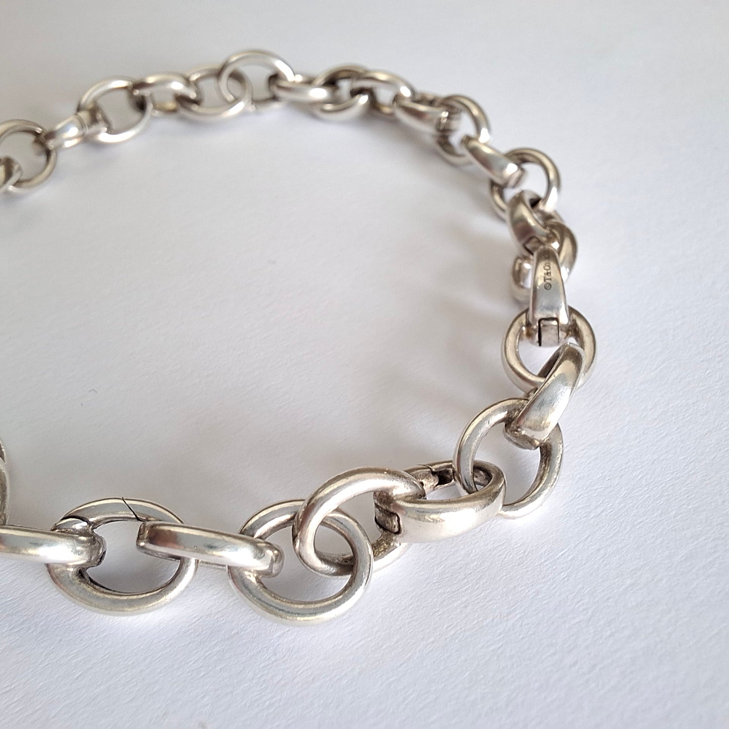 Tiffany & Co Sterling Silver Oval Link Clasping Bracelet with Opening Links for Charms
