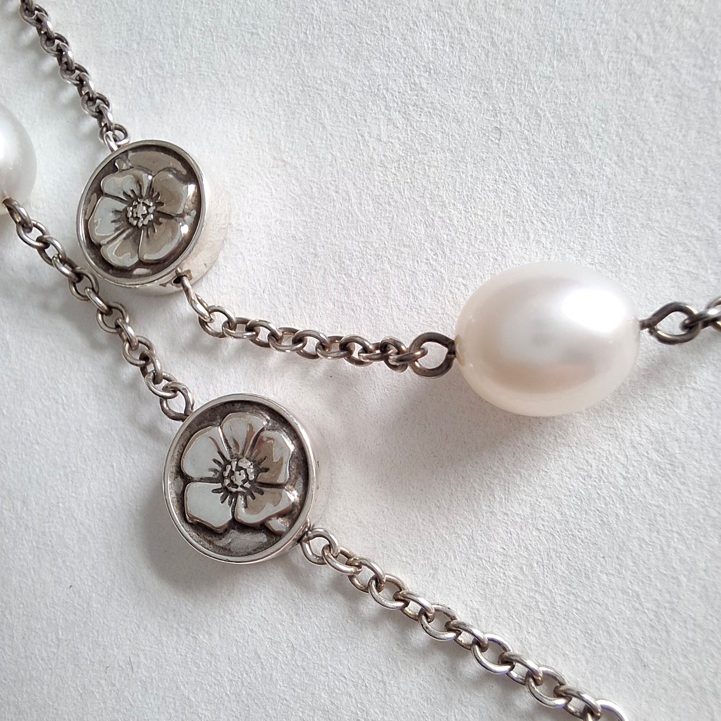 Tiffany & Co Pearl and Silver Necklace in Hallmarked Sterling Silver