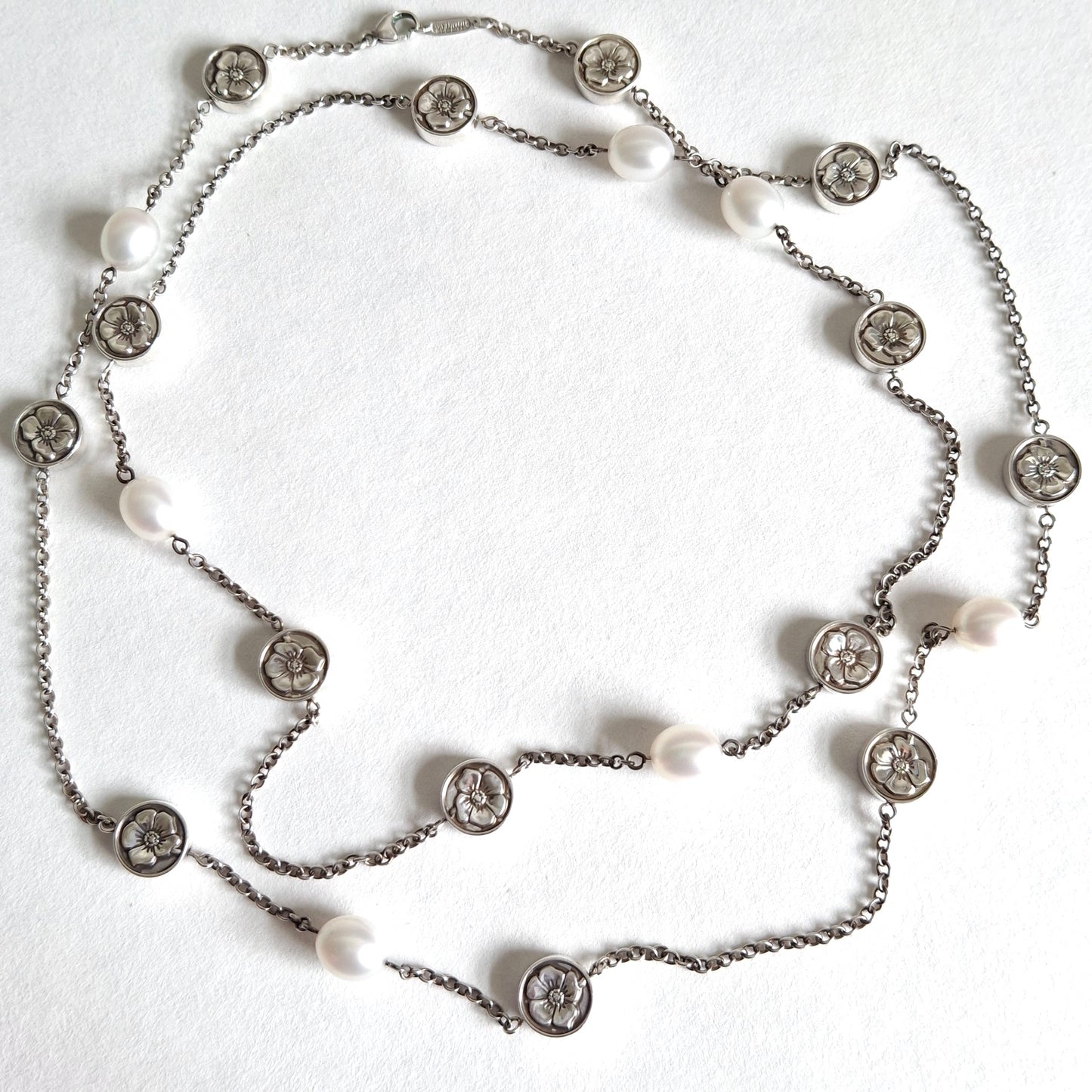 Tiffany & Co Pearl and Silver Necklace in Hallmarked Sterling Silver