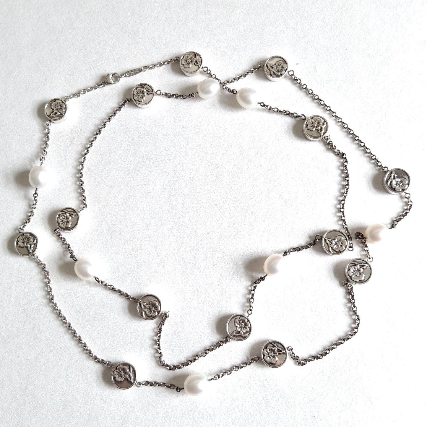 Tiffany & Co Pearl and Silver Necklace in Hallmarked Sterling Silver