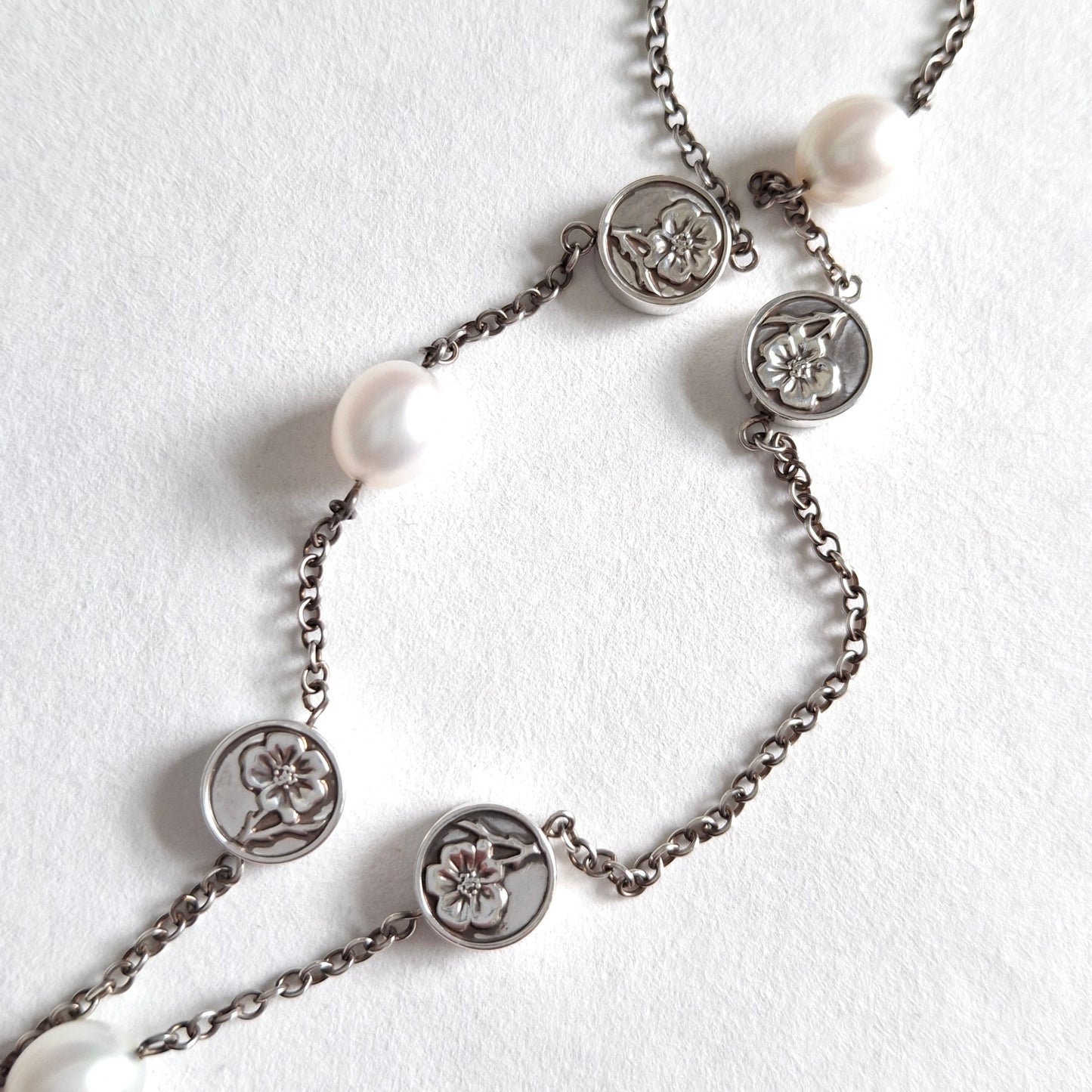 Tiffany & Co Pearl and Silver Necklace in Hallmarked Sterling Silver