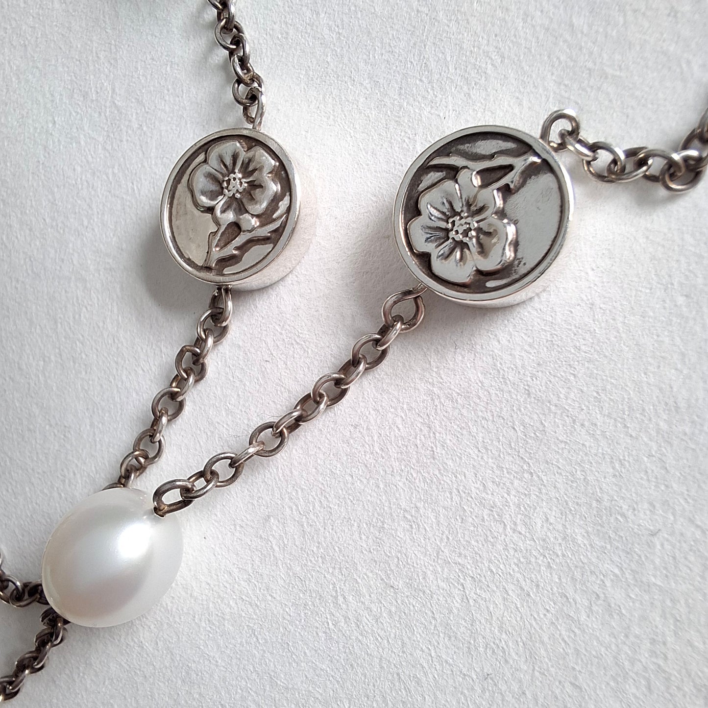 Tiffany & Co Pearl and Silver Necklace in Hallmarked Sterling Silver