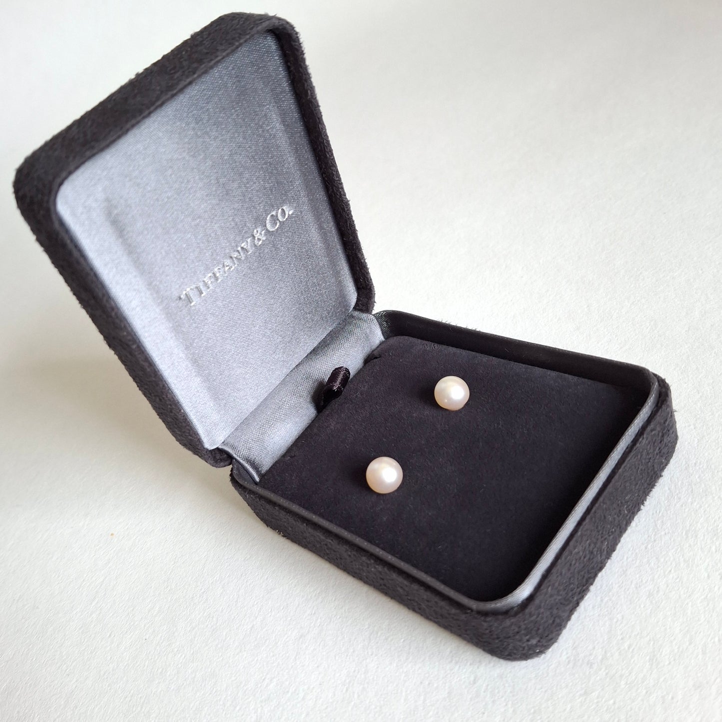Vintage Tiffany & Co Hallmarked 18k White Gold Cultured Pearl Earrings