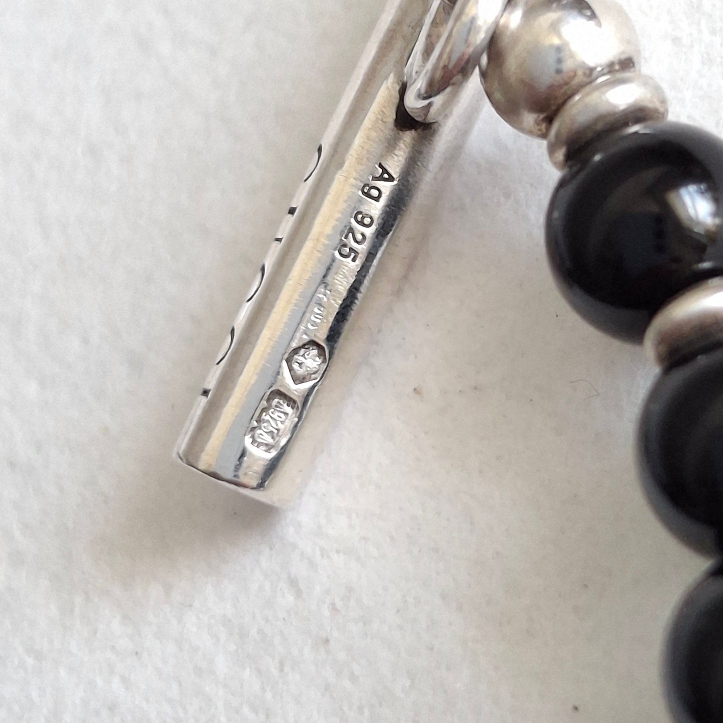 Gucci Onyx Toggle Clasp Bead Necklace in Hallmarked Sterling Silver