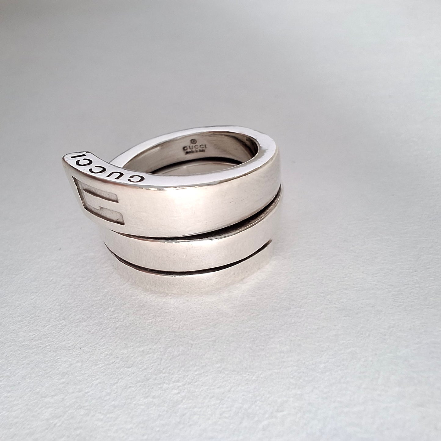 Vintage Gucci Markenzeichen Logo Spiralring aus punziertem Sterlingsilber UK Größe J US Größe 5