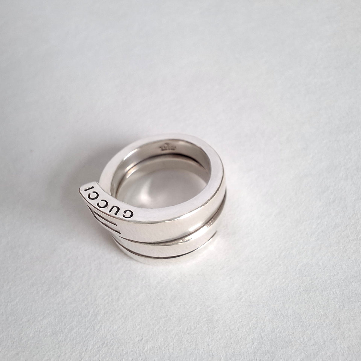 Vintage Gucci Markenzeichen Logo Spiralring aus punziertem Sterlingsilber UK Größe J US Größe 5