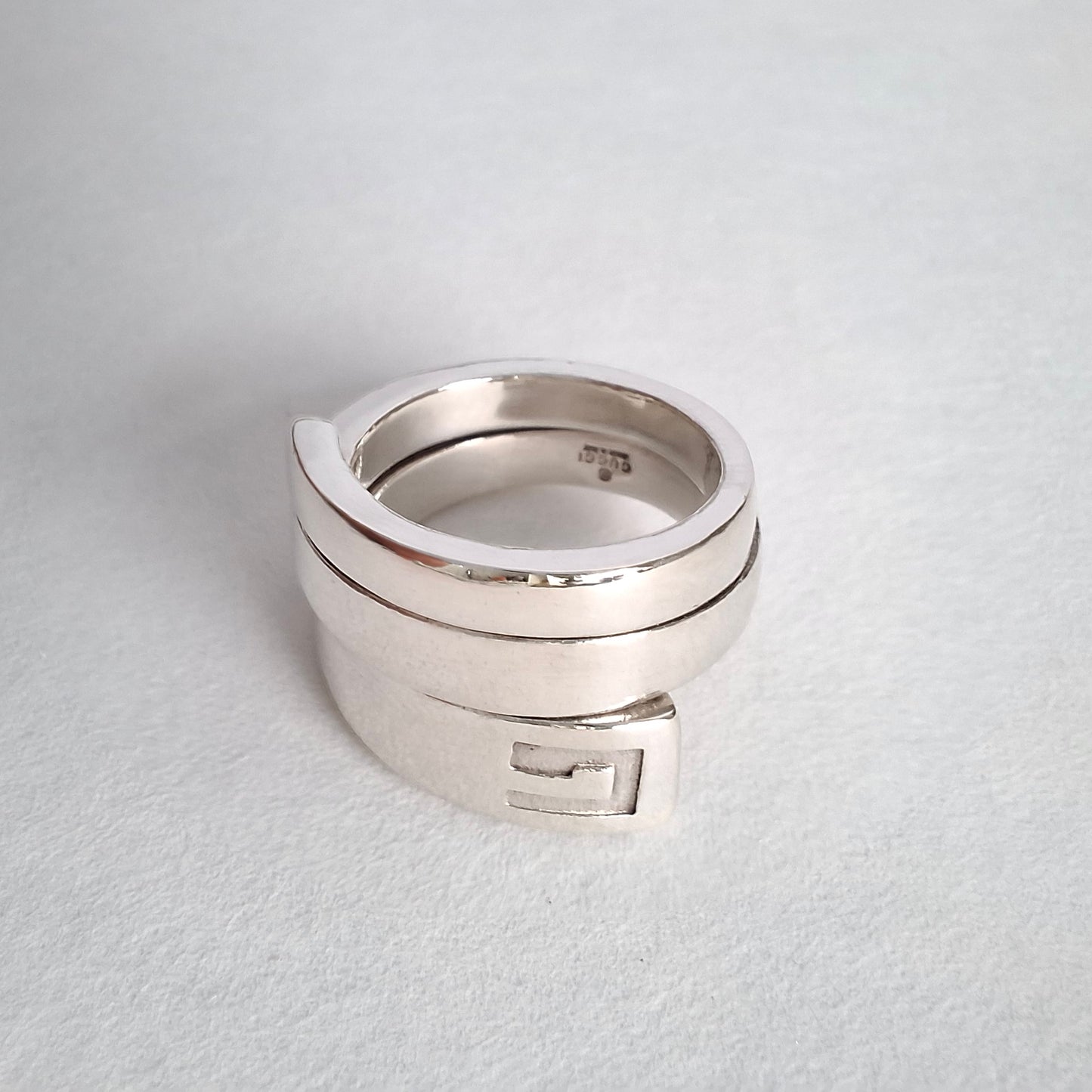 Vintage Gucci Markenzeichen Logo Spiralring aus punziertem Sterlingsilber UK Größe J US Größe 5