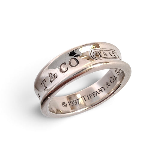 Vintage Tiffany & Co 1837 Medium Band Ring in Sterling Silver UK size V - US 10 3/4