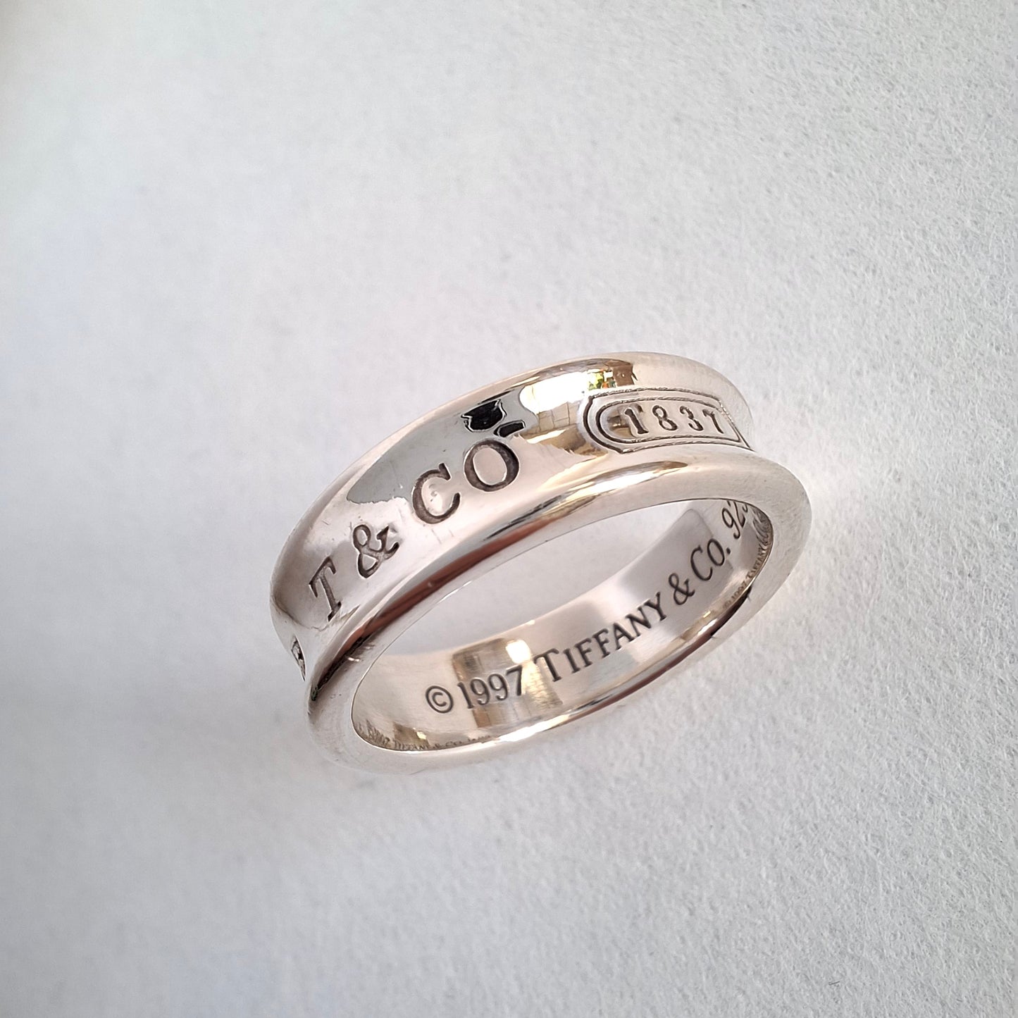 Vintage Tiffany & Co 1837 Medium Band Ring in Sterling Silver UK size V - US 10 3/4