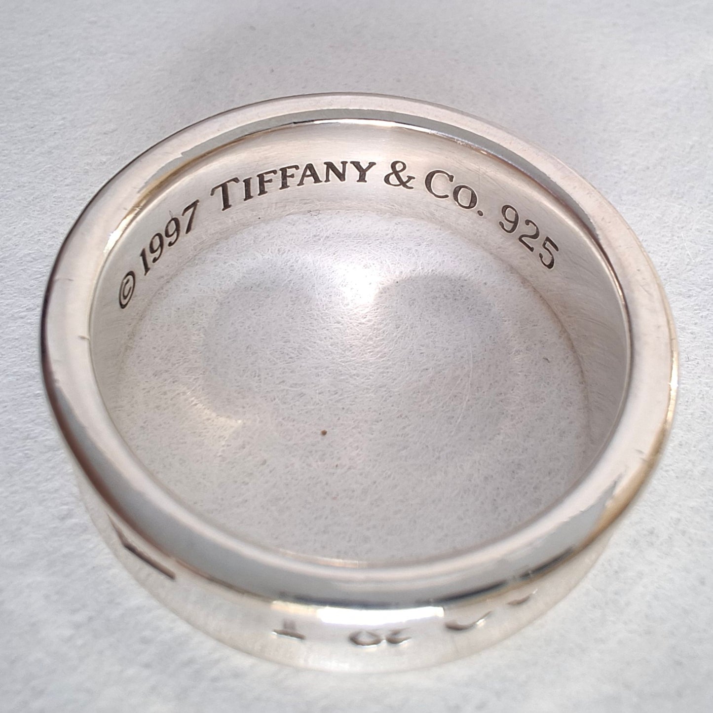 Vintage Tiffany & Co 1837 Medium Band Ring in Sterling Silver UK size V - US 10 3/4
