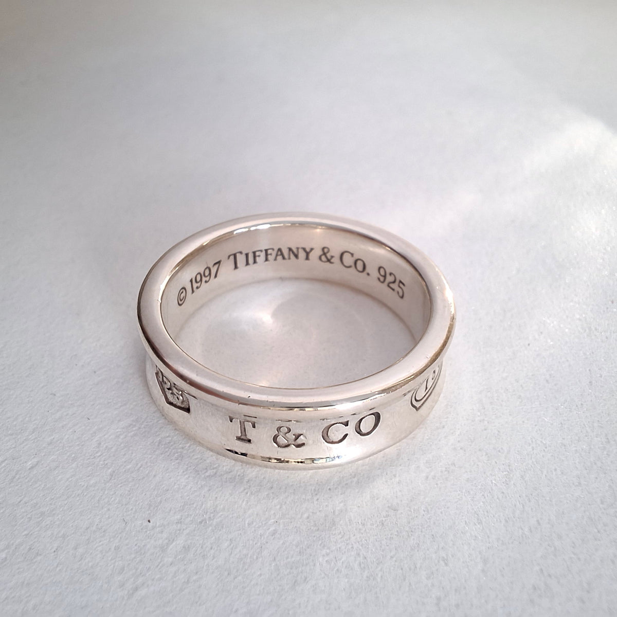 Vintage Tiffany & Co 1837 Medium Band Ring in Sterling Silver UK size V - US 10 3/4