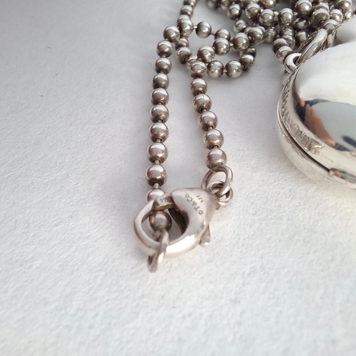 Vintage Tiffany & Co Italy Hallmarked Sterling Silver Opening Locket Pendant Necklace