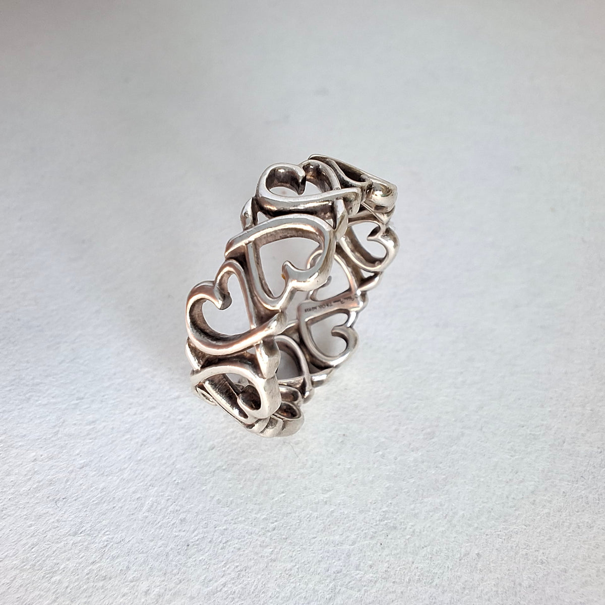 Tiffany & Co Paloma Picasso 8mm Loving Hearts Eternity Ring