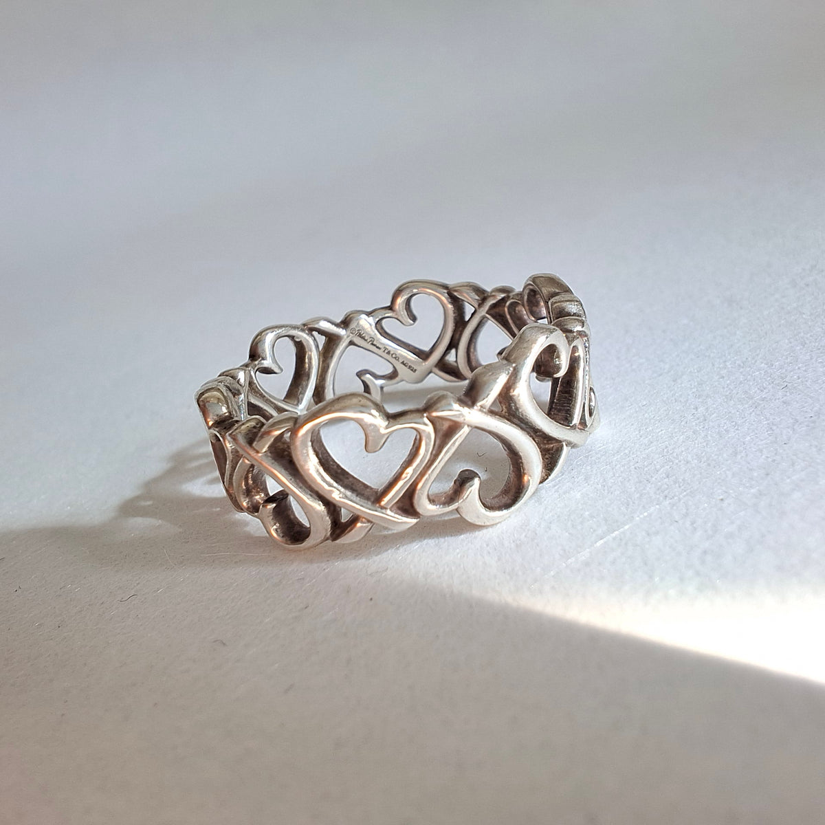 Tiffany & Co Paloma Picasso 8mm Loving Hearts Eternity Ring